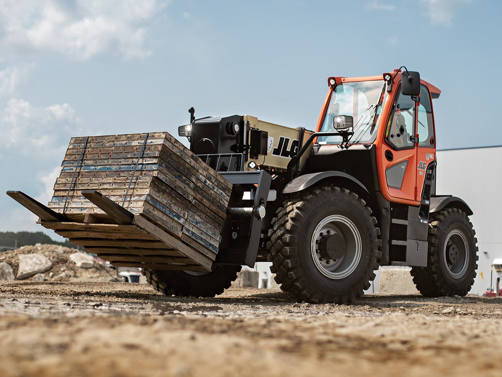 26,600 lb Telehandler Rental